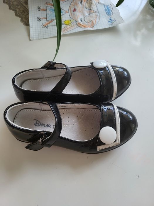 Продам детские туфельки