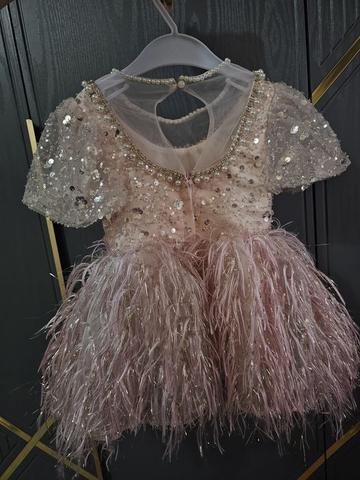 Платье продам 15000.