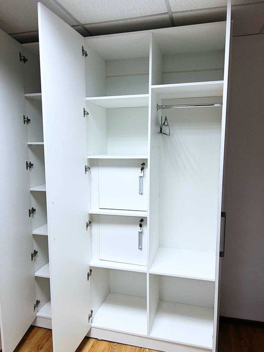 Шкаф для дома или офиса