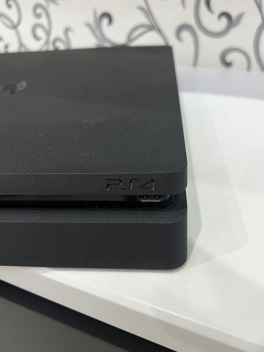 Продается Playstation 4