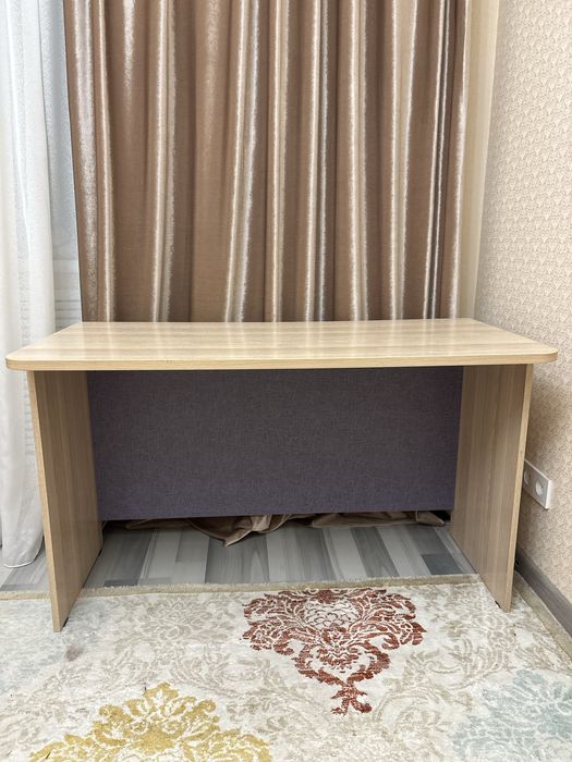 Шкаф и стол в комплекте