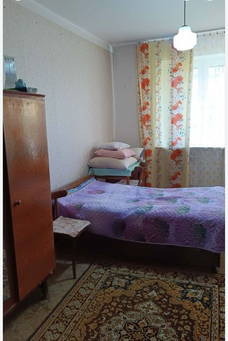 Яшнабадский р-н Панелный массив 2/1/4 50м2 балкон1.5х3 ориентир Барака