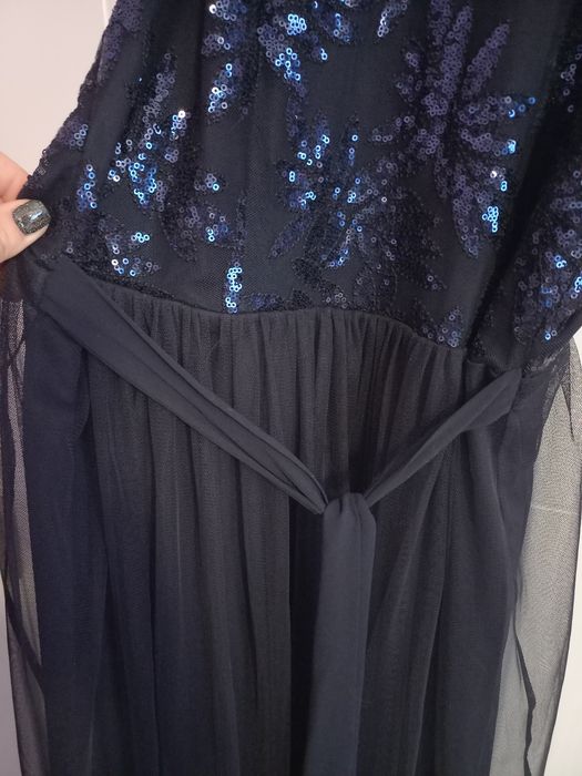 Официална рокля SWING