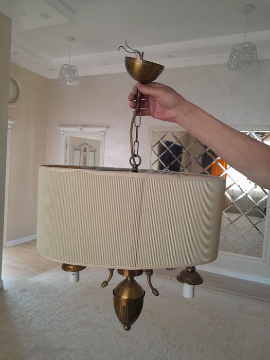 Продаётся люстра