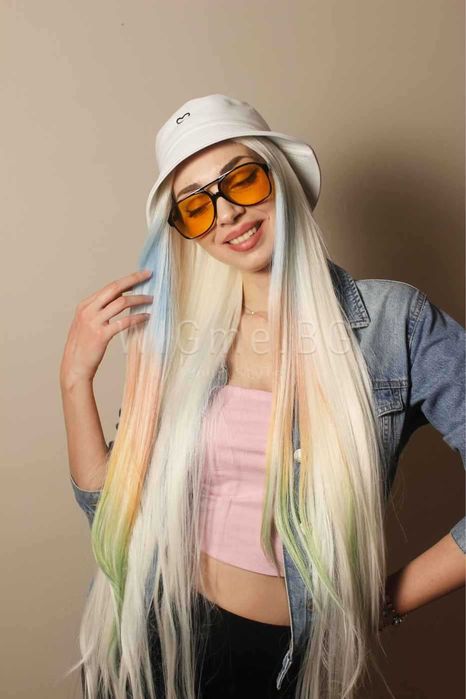 Дълга руса с цветни кичури лейс фронт перука Сара