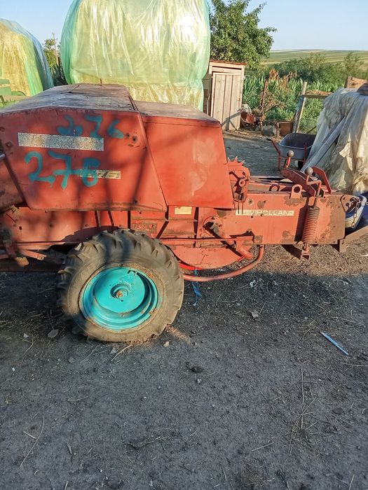 Vând balotiera new Holland 276
