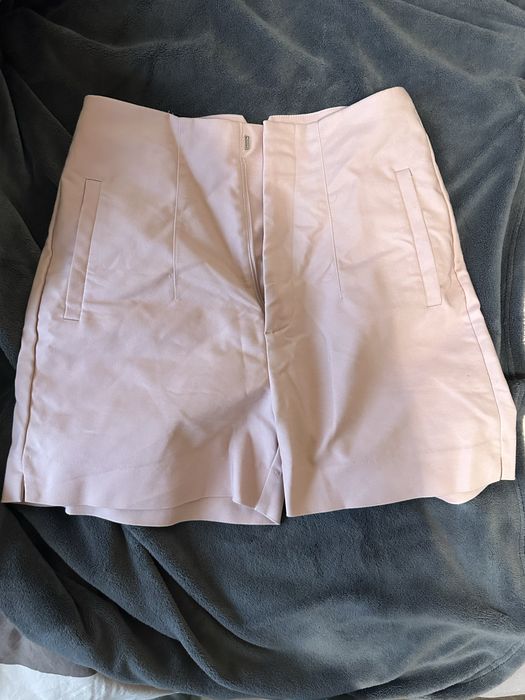 Къси панталонки Stradivarius