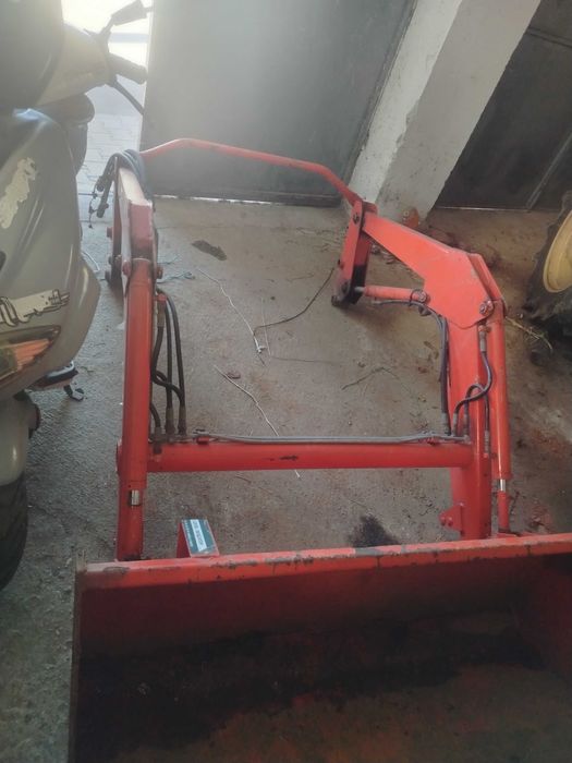 Челен товарач за малък трактор