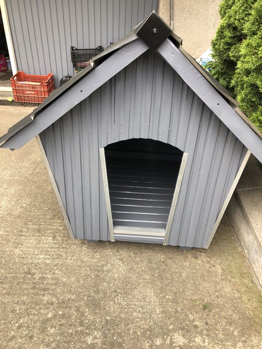 Vând cușca pentru câine mediu