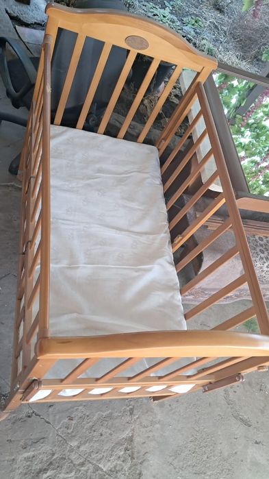 Манеж, телевизор, диван,камод продам мебель б/у