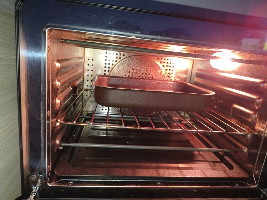 Cuptor cu rotisor BIOVITA