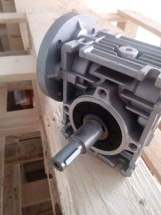 фланци за редуктори , изходяща ос , реактивно рамо, лапи , фланец, кал