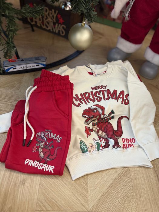 Нов Коледен комплект