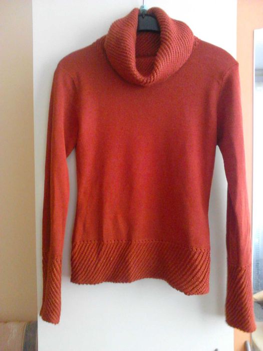 Неносено поло,  цвят керемида  Размер S- M