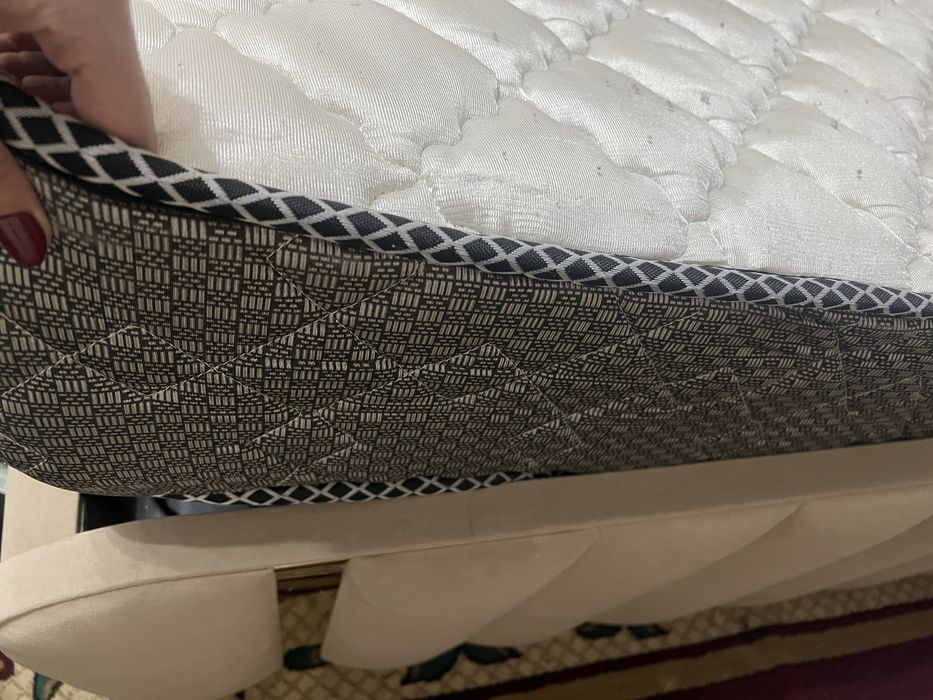 Срочно продам двух спальный диван