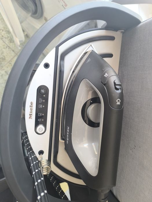 Гладачна маса с парогенератор Miele B 1847