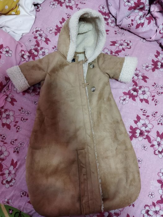 Combinezon/marsupiu/sac/protectie imblanit piele întoarsă bebe BabyGap