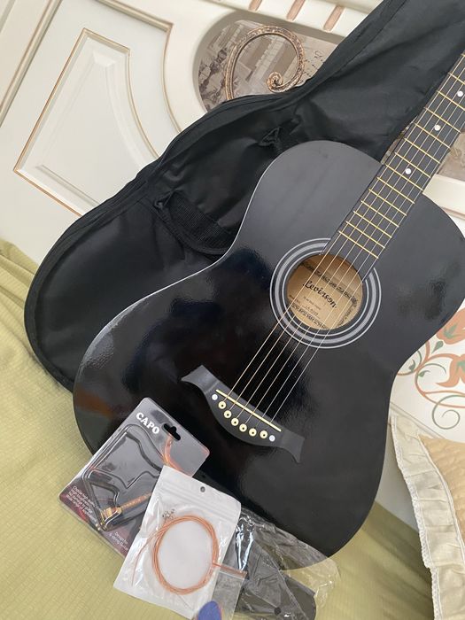 Гитара акустическая