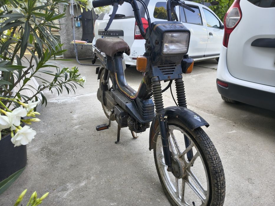 Motoretă cu petale