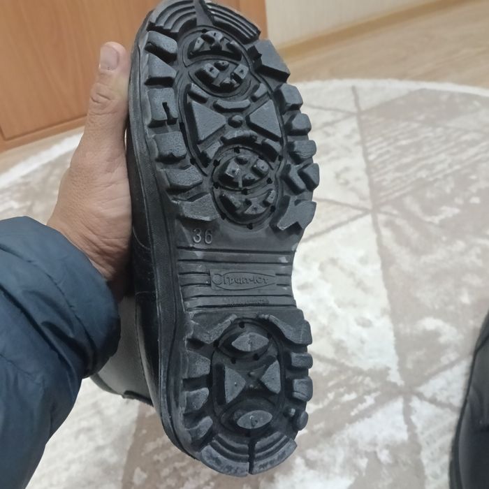 Берцы кожаные. Новые.