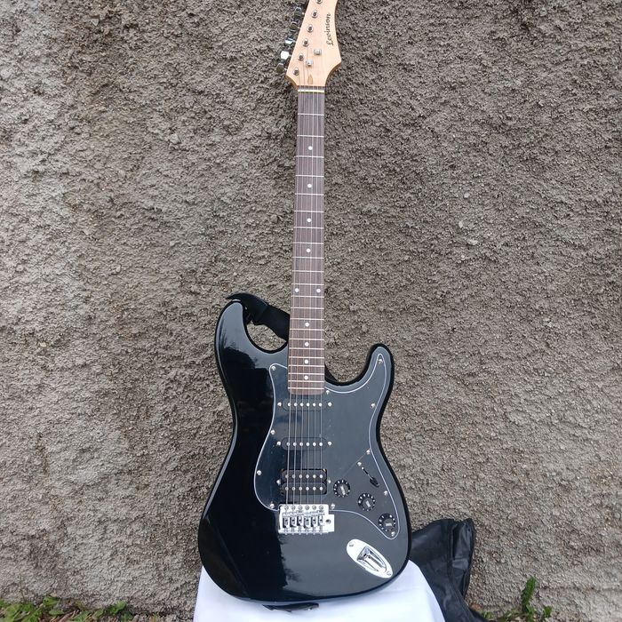 Продаётся электрогитара в отличном состоянии.