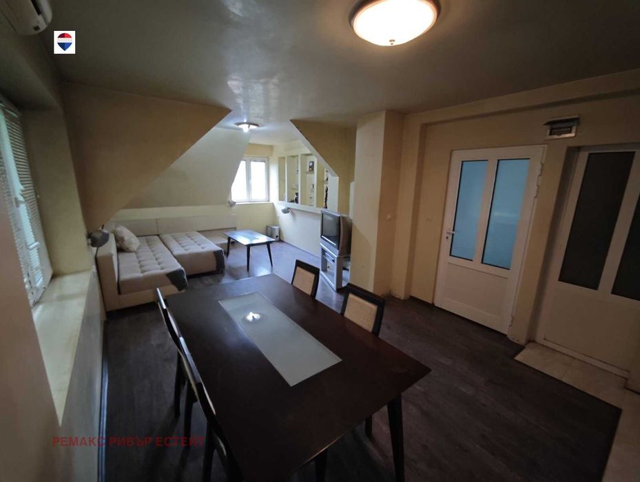 Тристаен апартамент с паркомясто за продажба кв. Хъшове