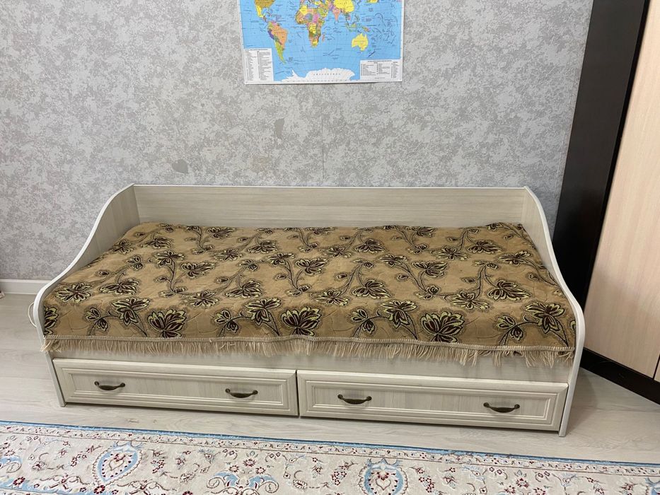 Белая кровать для ребенка