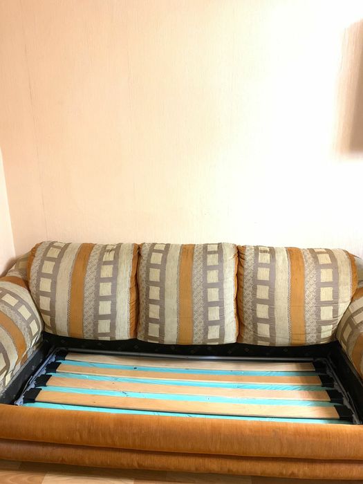 Продам диван качественный