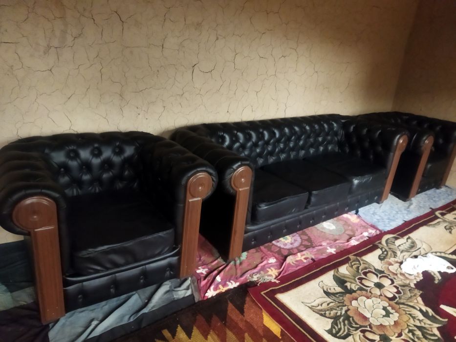 Chester divan kreslo holati alo srochna pul zarurligi uchun sotilyapdi