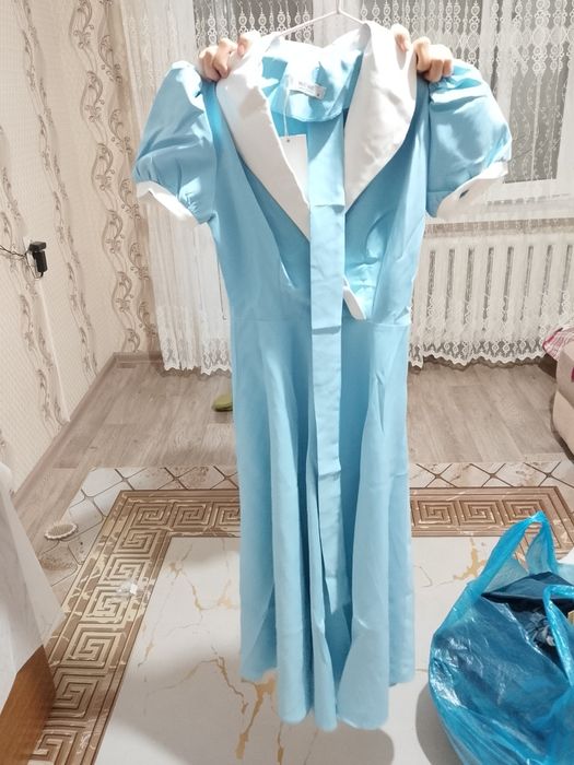 Платье и джинсы новые