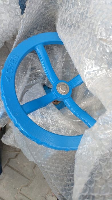 Продам задвижки обрезиненные