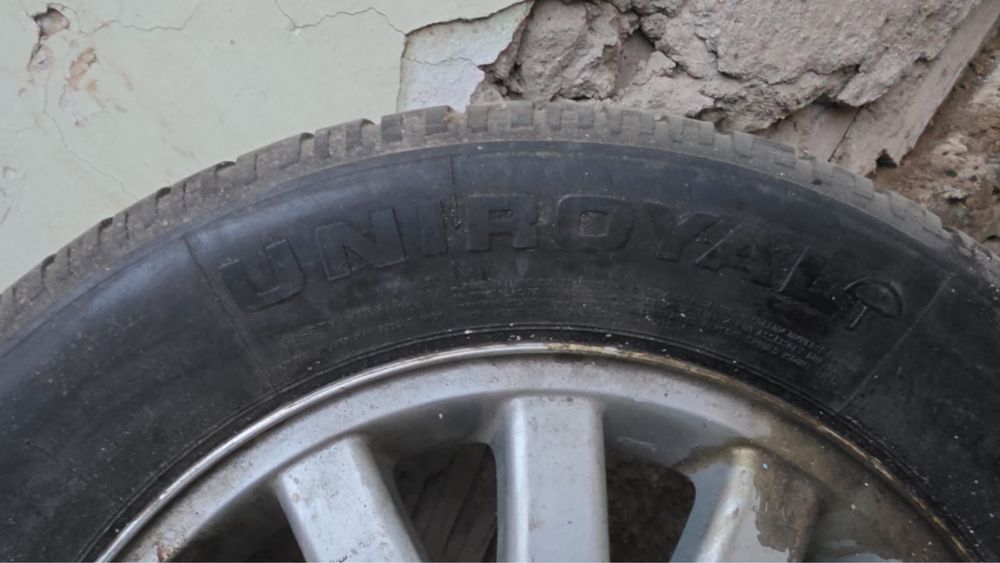 Продам диск с шиной  195/65 R15