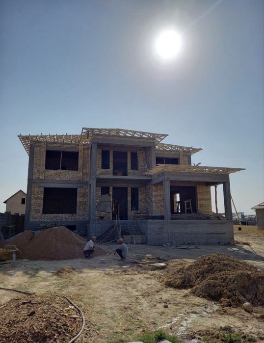 Строители с Узбекистана