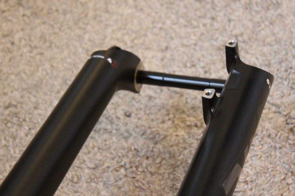 RockShox Pike Select RC29" DebonAir+ 140mm Tapered Boost suspensie