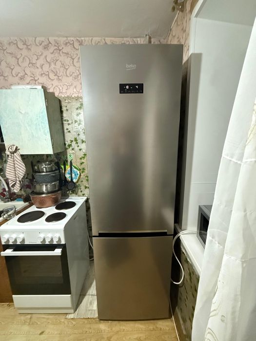 На запчасти холодильник Beko