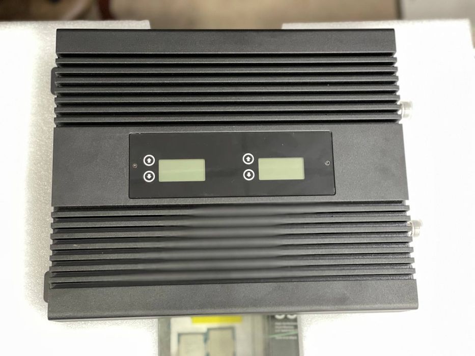Uselitel svyazi GSM repitor