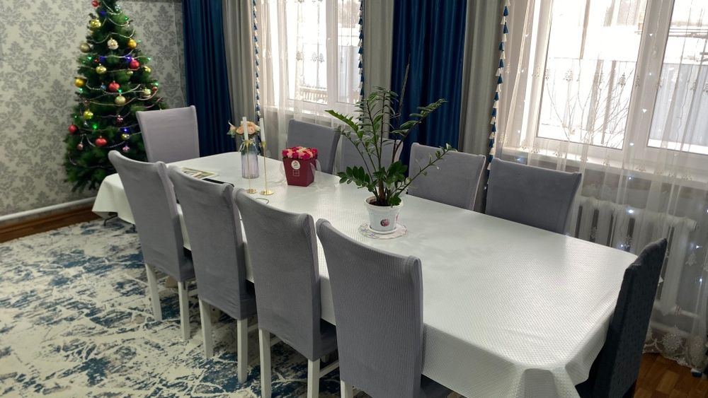 Продается стол и стулья