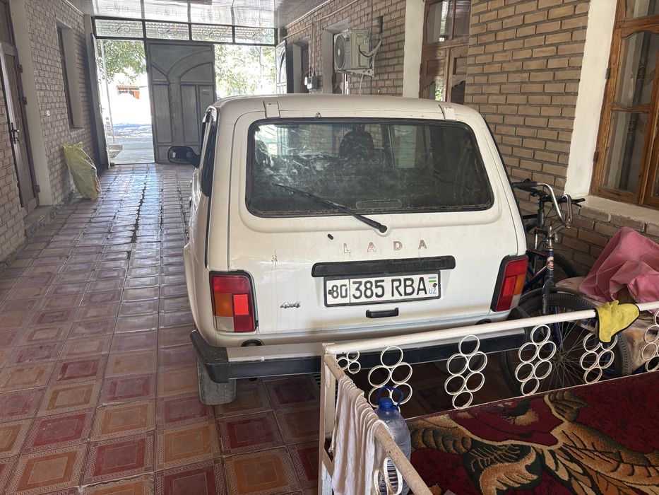 Lada niva legend