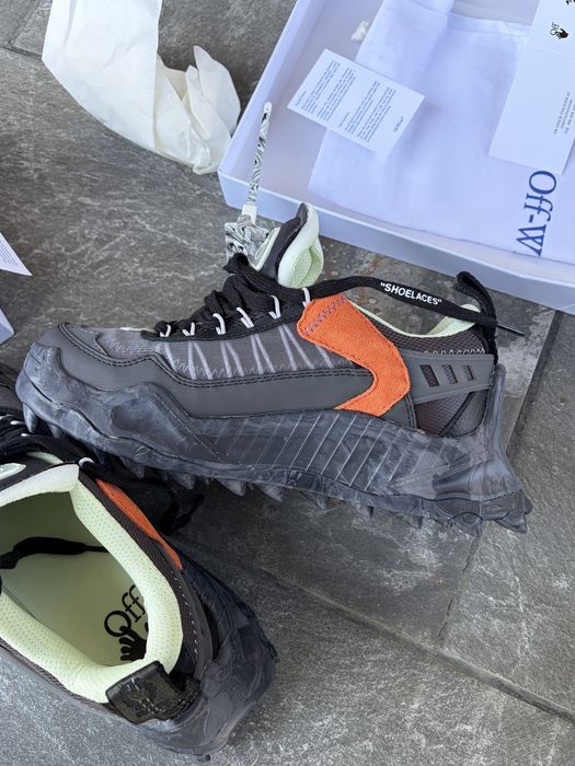 Off white odsy 1000 Dark Grey