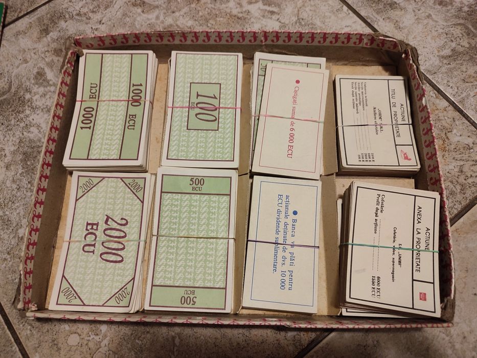 Joc vechi vintage PRIVATIZARE un MONOPOLY din anii '90
