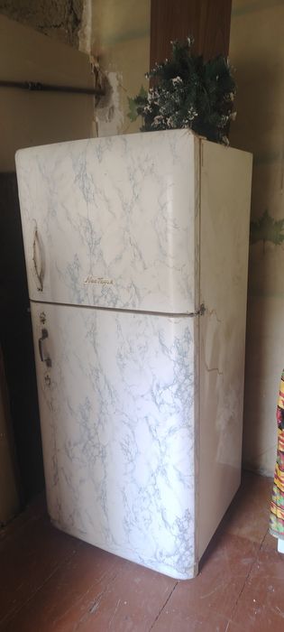 Холодильник двухкамерный бу