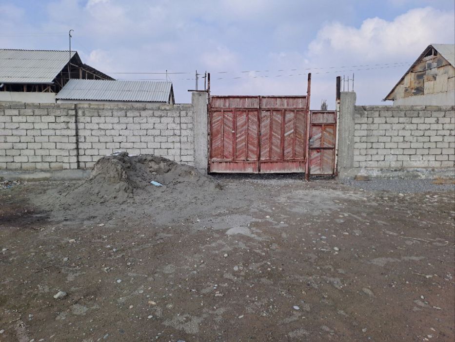 16 Sotixlik Yer sotiladi