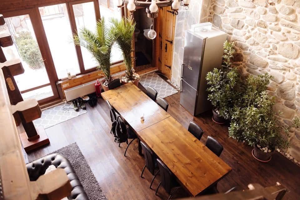 Casă spațioasă 6 dormitoare + casă tip A-Frame în