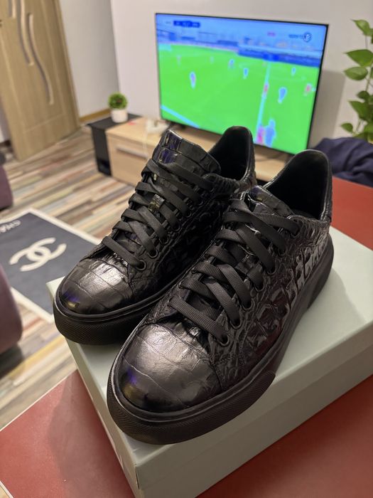 Adidasi piele de piton marimea 39