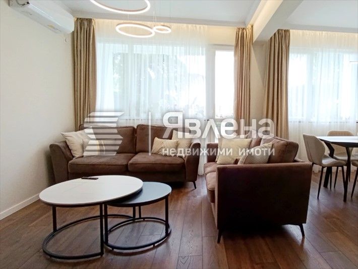 Продава се Тристаен апартамент в Варна, Левски - 100 кв.м за 2550 €/кв.м - Снимка #2