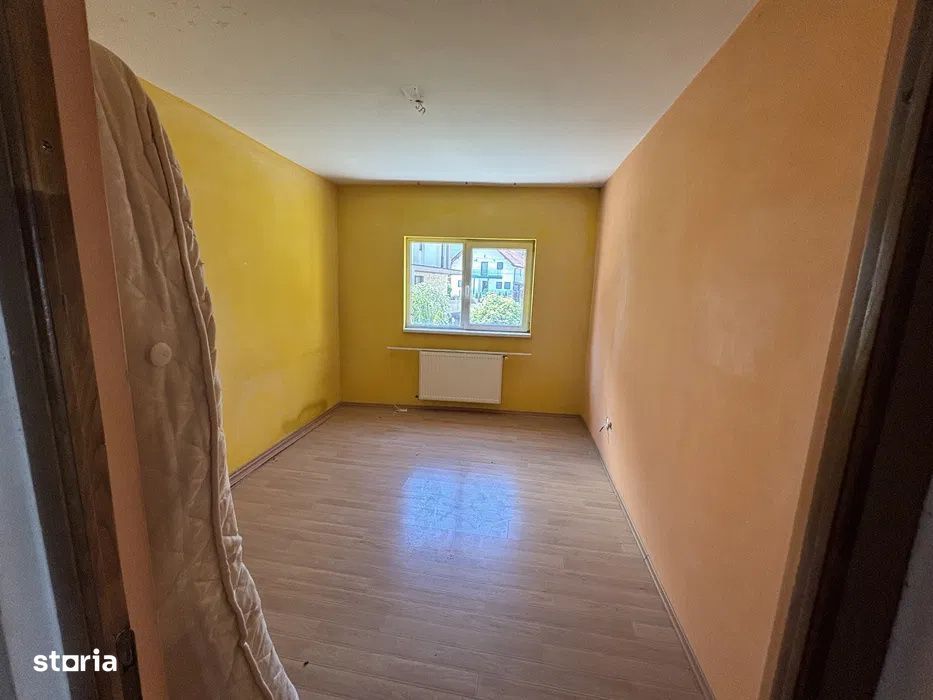Apartament 3 camere, 2 bai, 72 mp + 8mp balcon, Manastur