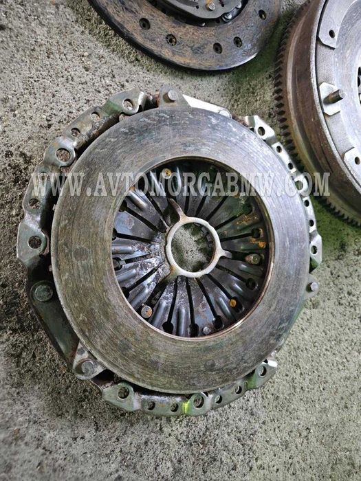 Bmw f10 f11 525d Съединител маховик притискател комплект бмв 218 коня