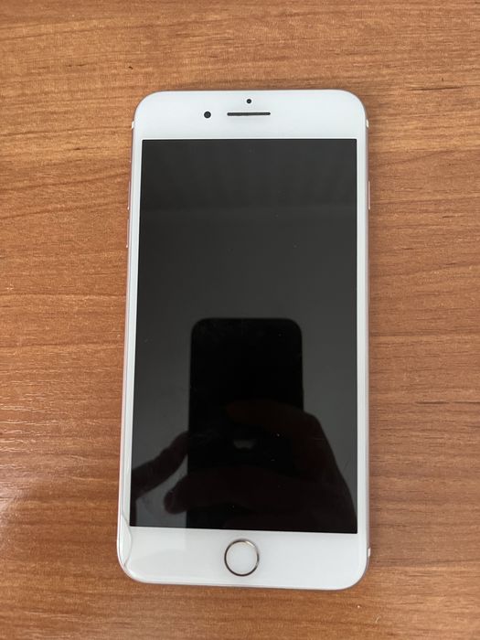 Продам айфон 7 Плюс
