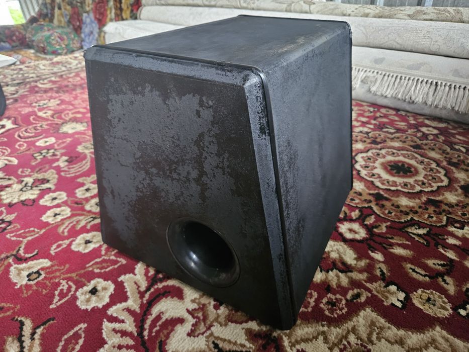Продам сабвуфер без усилителя