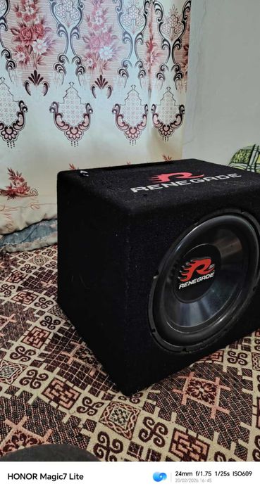 Здравейте продавам бас каса RENEGADE